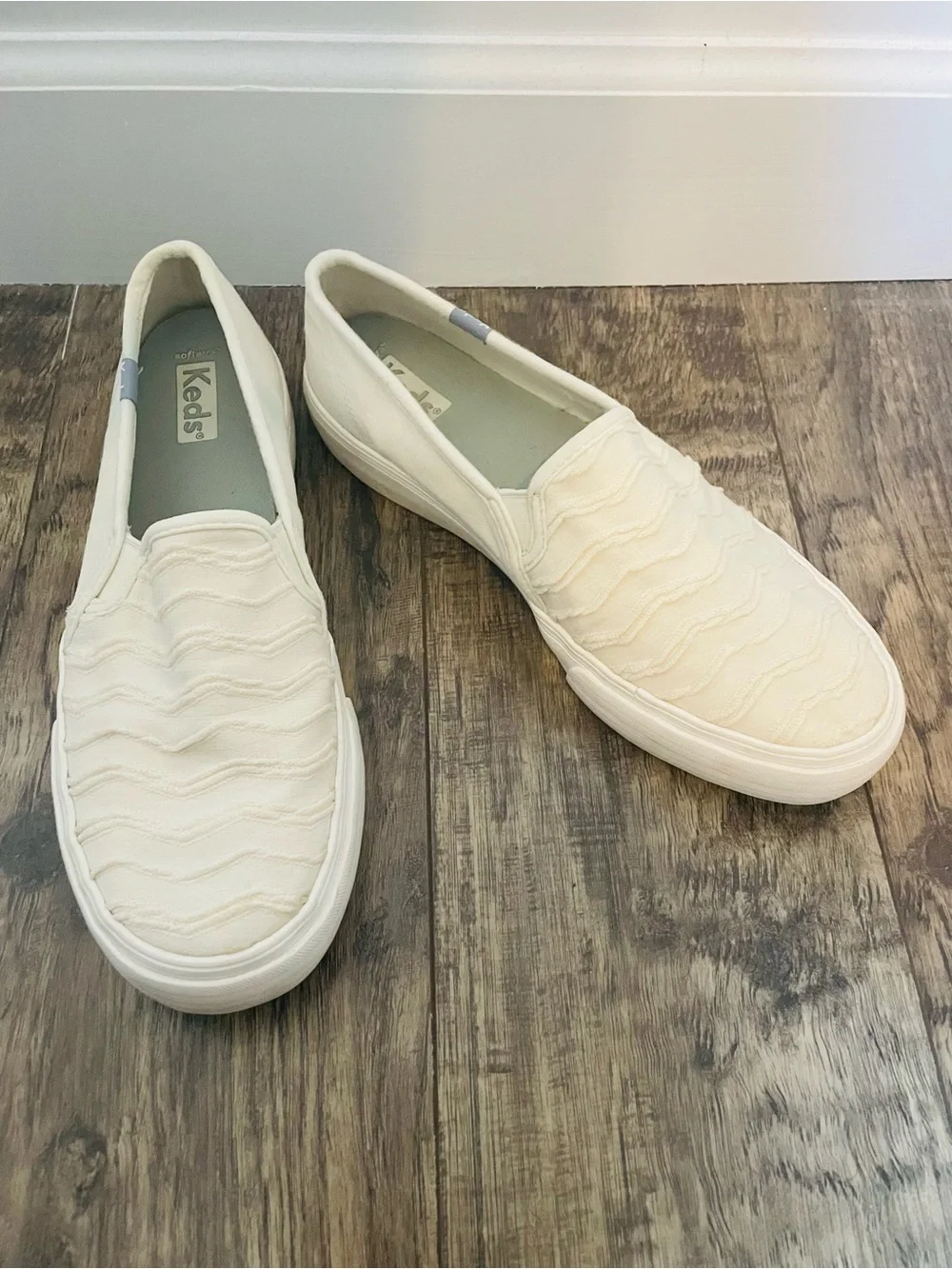 Keds Slip-On in Off-White Wave Canvas